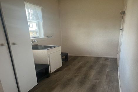 Photo of property in 102 Kolmar Road, Papatoetoe, Auckland, 2025