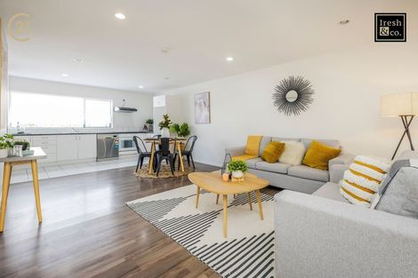 Photo of property in 2/1 Briar Way, New Lynn, Auckland, 0600