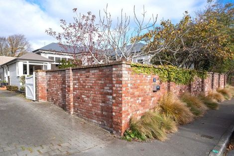 Photo of property in 8 Aikmans Road, Merivale, Christchurch, 8014