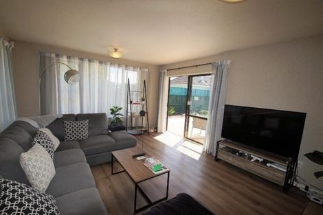 Photo of property in 2/14 Momorangi Crescent, Redwood, Christchurch, 8051