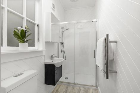 Photo of property in 66 Eden Street, Island Bay, Wellington, 6023