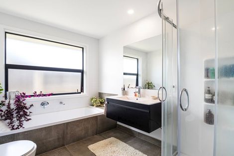Photo of property in 38 Manawa Road, Papamoa Beach, Papamoa, 3118