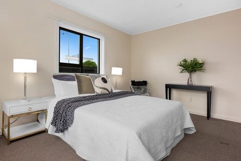 Photo of property in 40 Grimseys Road, Redwood, Christchurch, 8051