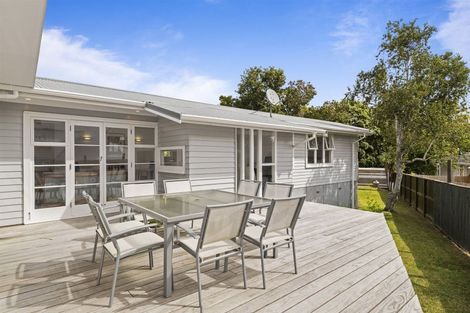 Photo of property in 22 Trinidad Road, Sunnynook, Auckland, 0620