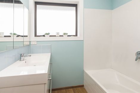 Photo of property in 18 Camelia Place, Islington, Christchurch, 8042
