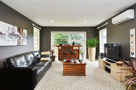 Photo of property in 27 Heathglen Avenue, Parklands, Christchurch, 8083