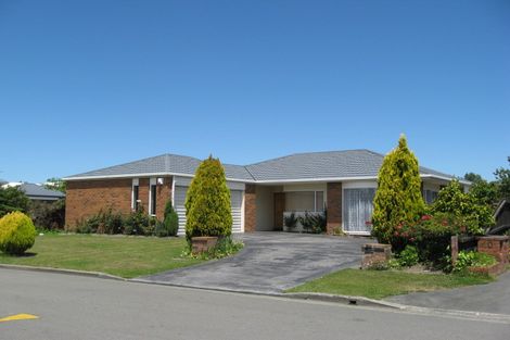 Photo of property in 12 Wardour Mews, Avonhead, Christchurch, 8042