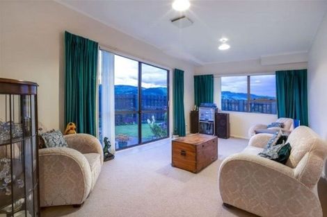 Photo of property in 2 Saint Aidans Way, Tawa, Wellington, 5028