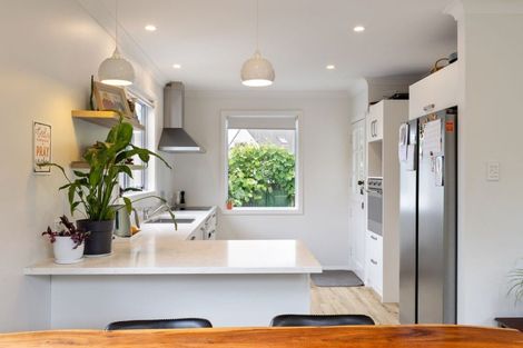 Photo of property in 6 Belgrave Place, Awapuni, Palmerston North, 4412