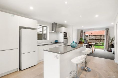 Photo of property in 30 Sorrel Crescent, Bucklands Beach, Auckland, 2012