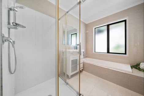 Photo of property in 4 Frederick Place, Whalers Gate, New Plymouth, 4310