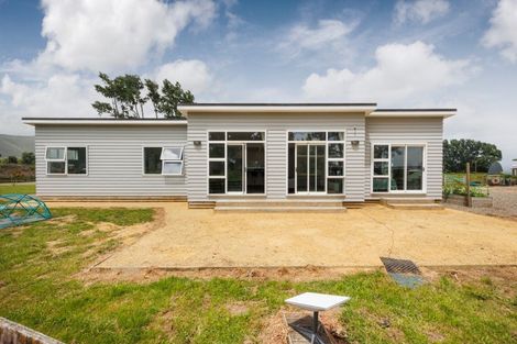 Photo of property in 78 Tamatarau Road, Tokomaru, Palmerston North, 4474