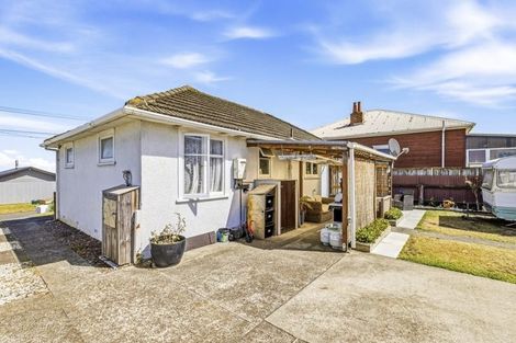 Photo of property in 25 Ruapehu Street, Castlecliff, Whanganui, 4501