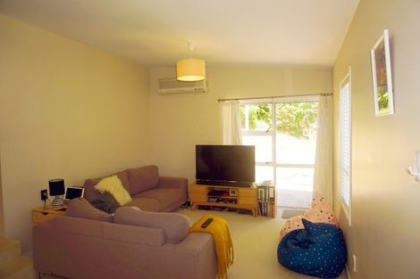 Photo of property in 55 Gatman Street, Birkdale, Auckland, 0626