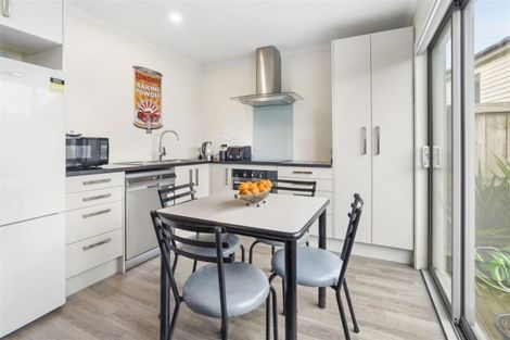 Photo of property in 215u2 Massey Street, Frankton, Hamilton, 3204