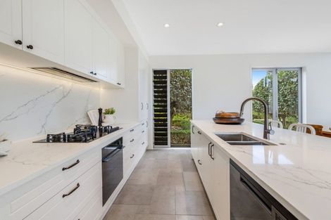 Photo of property in 122 Brownhill Road, Whitford, Manurewa, 2576