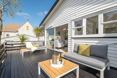 Photo of property in 5 Lyons Avenue, Murrays Bay, Auckland, 0630