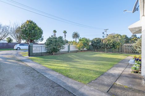 Photo of property in 1/35 Waterview Road West, Takanini, 2112