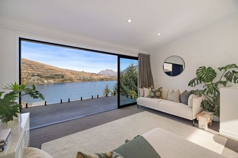 Photo of property in 11 Highlands Close, Queenstown, 9300