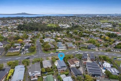 Photo of property in 1/302 Sunset Road, Windsor Park, Auckland, 0632