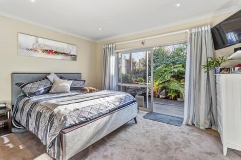 Photo of property in 195 Centaurus Road, Saint Martins, Christchurch, 8022