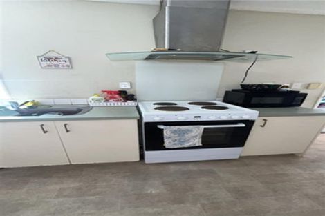 Photo of property in 33 Bernina Place, Weymouth, Auckland, 2103