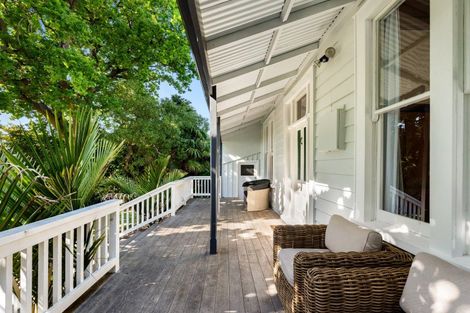 Photo of property in 70 Gillies Crescent, Waimarama, Havelock North, 4294