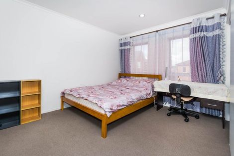 Photo of property in 59 Fields Parade, Oteha, Auckland, 0632