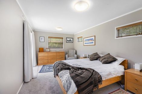 Photo of property in 11 John Witton Drive, Crofton Downs, Wellington, 6035