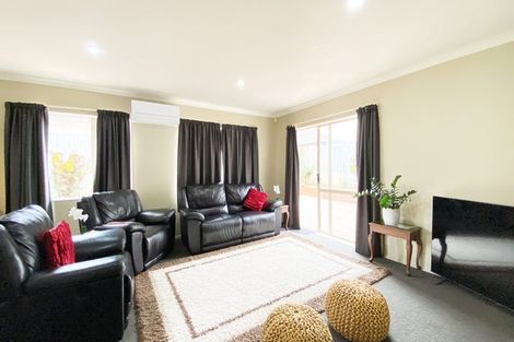 Photo of property in 11 Manning Rise, Flat Bush, Auckland, 2019