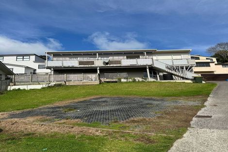 Photo of property in 1/23 Sovereign Place, Glenfield, Auckland, 0629