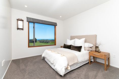 Photo of property in 135 Eskridge Drive, Eskdale, Napier, 4182