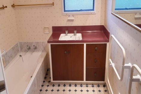 Photo of property in 2/701 Roberts Street, Hastings, 4122