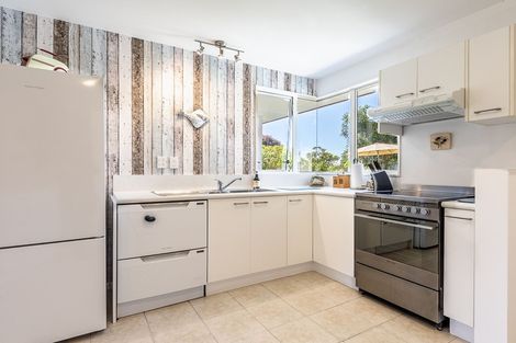 Photo of property in 44 He Awa Crescent, Waikanae, 5036