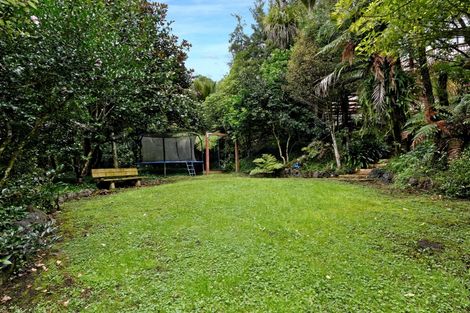 Photo of property in 201 Shaw Road, Titirangi, Auckland, 0604