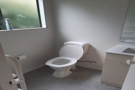 Photo of property in 17a Enderby Drive, Te Atatu Peninsula, Auckland, 0610