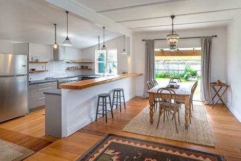 Photo of property in 186 Victoria Street, Coromandel, 3506