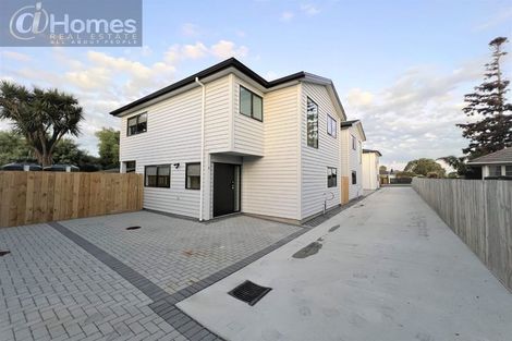Photo of property in 30c Durham Street, Te Atatu Peninsula, Auckland, 0610