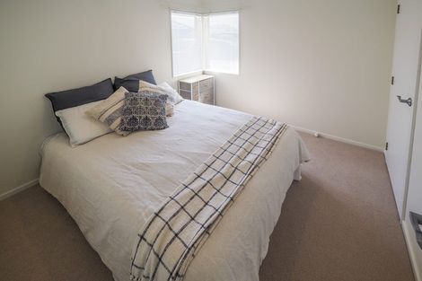 Photo of property in 17 Crown Hill, Paraparaumu, 5032