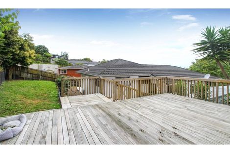 Photo of property in 1/27 Sovereign Place, Glenfield, Auckland, 0629