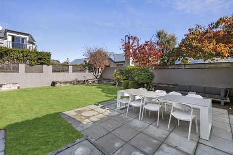 Photo of property in 100 Kings Drive, Wanaka, 9305