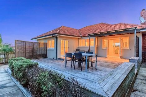 Photo of property in 8 Coronation Street, Belmont, Auckland, 0622