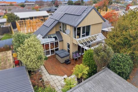 Photo of property in 2/122 Harewood Road, Papanui, Christchurch, 8053