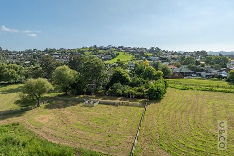 Photo of property in 76 Awaroa Road, Helensville, 0800