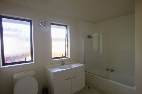 Photo of property in 60 Lavelle Road, Henderson, Auckland, 0612