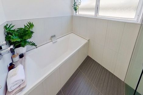 Photo of property in 1 Rapaki Place, Te Atatu Peninsula, Auckland, 0610