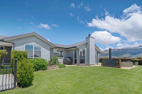Photo of property in 4 Diamond Lane, Wanaka, 9305