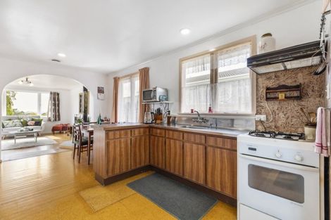 Photo of property in 118 Don Buck Road, Massey, Auckland, 0614