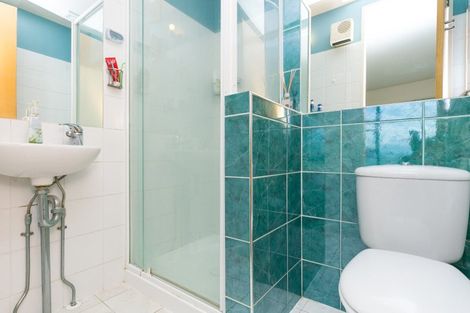 Photo of property in Endeavour Apartments, 125u2 Thorndon Quay, Pipitea, Wellington, 6011