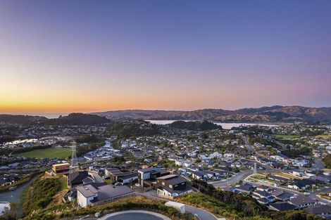 Photo of property in 1 Stunsail Lane, Whitby, Porirua, 5024